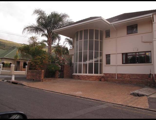 5 BEDROOM PROPERTY TO RENT IN PAARL CENTRAL WEST